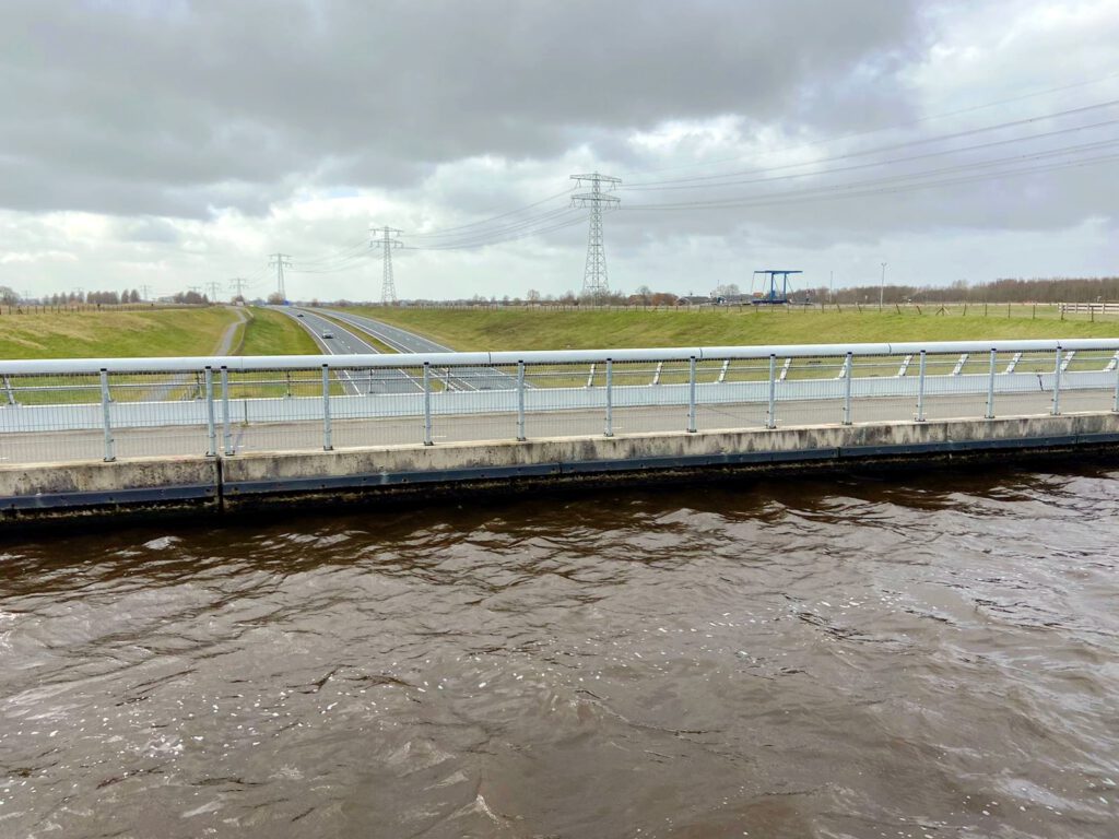 eine Brücke für Schiffe